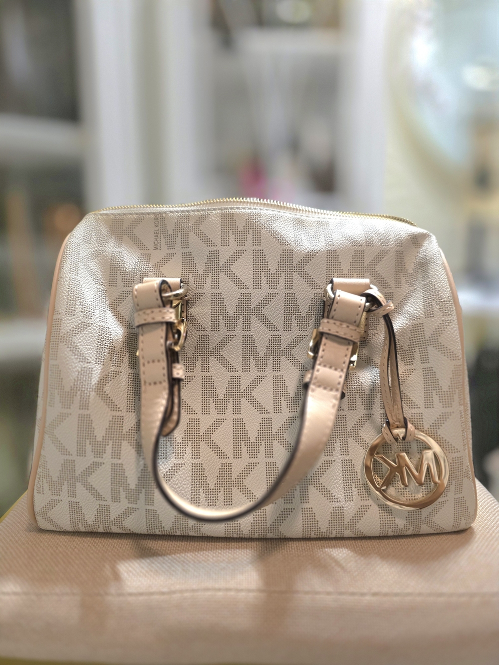 Michael Kors Speedy Cream/Beige Signature MK Satchel - Picture 2 of 12